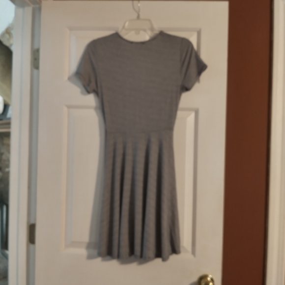 WOMEN'S Navy & White Striped ROLLER COASTER V-Neck Dress MEDIUM - Picture 4 of 6